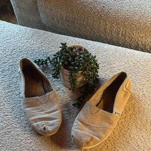 TOMS Women's Slip-On Flats - Burlap Tan